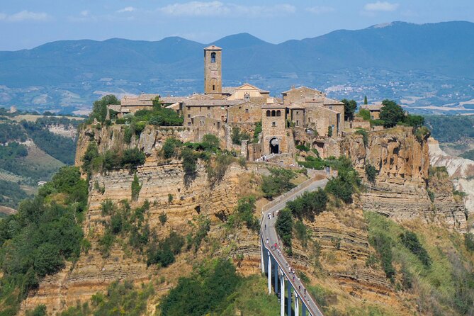 Bagnoregio & Orvieto Day Trip from Rome with Wine Tasting & Lunch - What the guide adds to the day
