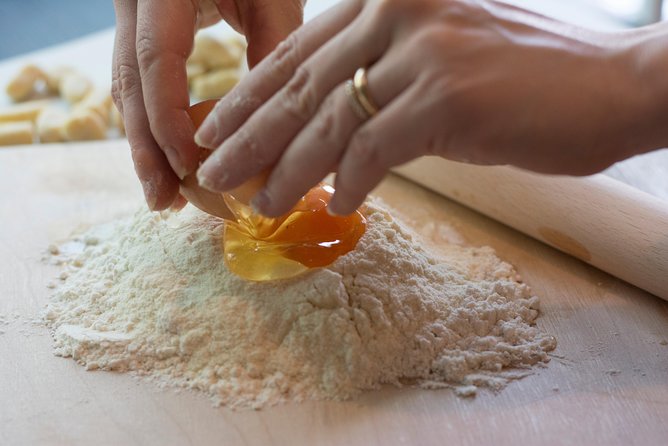 Become a Masterchef in Rome: Pasta, Ravioli and Tiramisù Class - Rolling fresh fettuccine from scratch