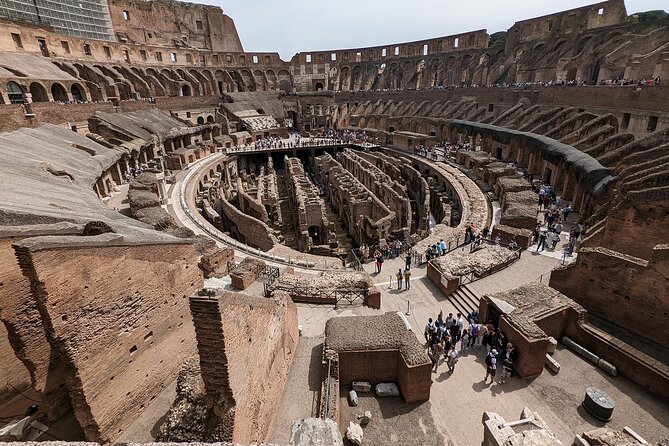 Colosseum and Roman Forum - Private tour - The Arch of Constantine beside the Colosseum