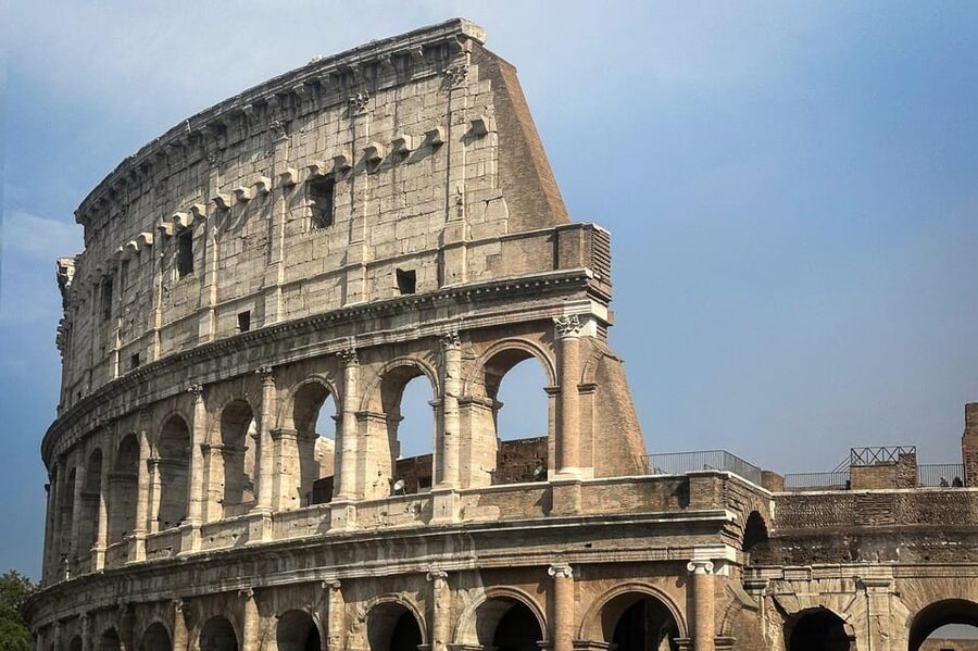 Colosseum Entry with digital audioguide and arena option - Small details that prevent big problems