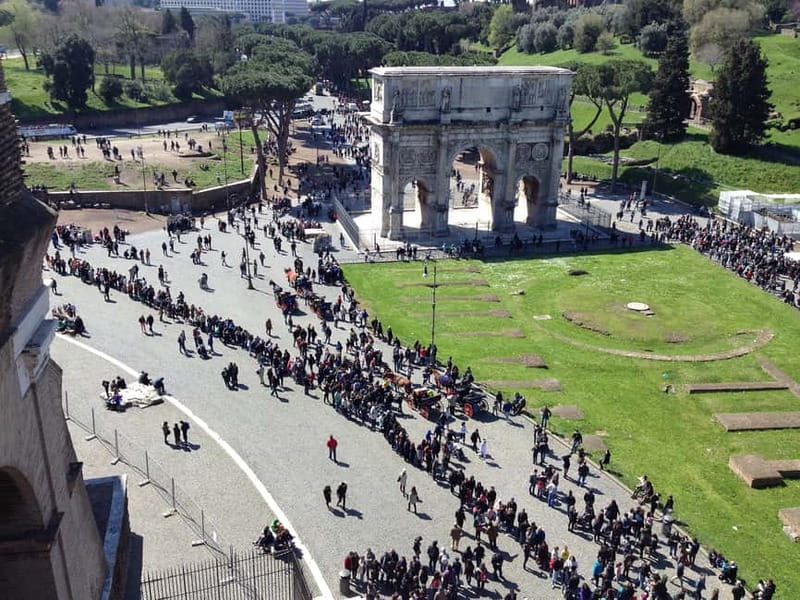 Colosseum, Forum & Palatine Hill Guided Walking tour - Entering the Colosseum for 90 Minutes
