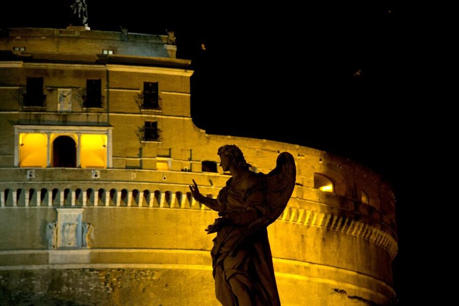 Dark Heart of Rome - Facts, Legend & Mystery Walking Tour - Via del Governo Vecchio and the quieter lanes