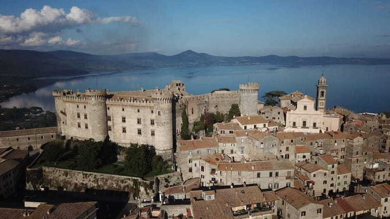 Day trip Rome: Bracciano lake, Anguillara & Trevignano Roman - Anguillara Sabazia: begin beside the water