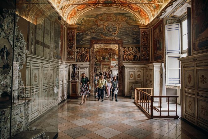 Early Vatican Museums Tour: The Best of the Sistine Chapel - St. Peter’s Basilica via the special passage