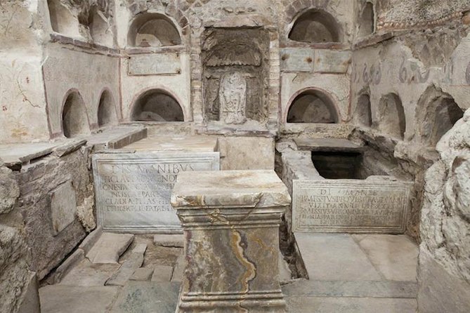 Excavation Tour to the Tomb of St. Peter's & St. Peter's Basilica - The 90-minute Scavi visit beneath the basilica