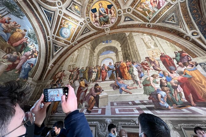 Exclusive First Access Vatican Tour with Skip the Line Basilica - Pio Clementino: ancient sculpture in a busy route
