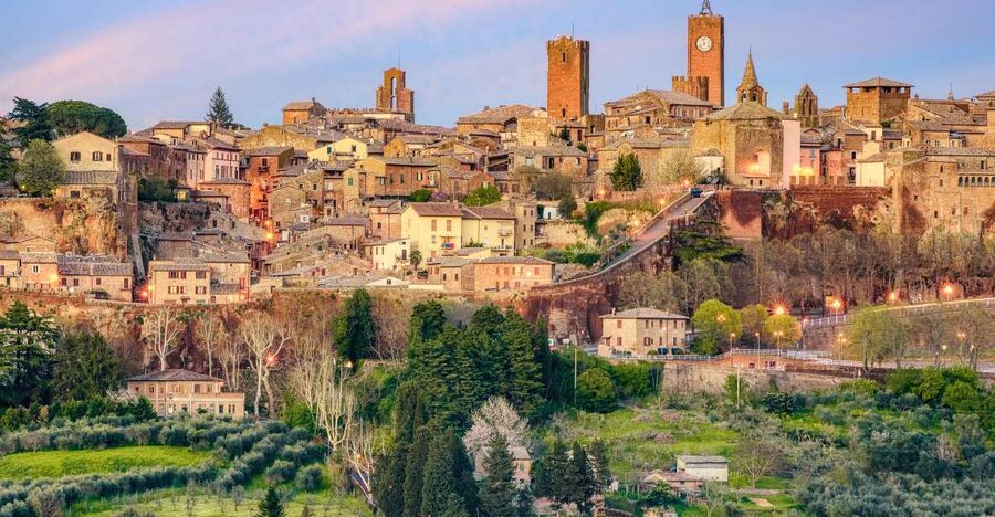 From Rome: Bagnoregio & Orvieto Day Trip with Wines & Lunch - Orvieto and its cathedral