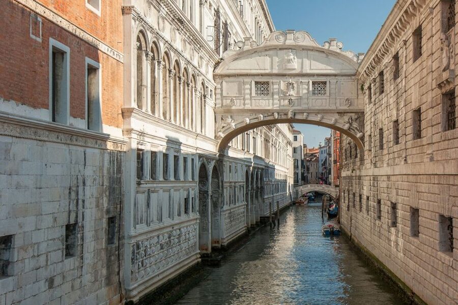 From Rome: Day Trip to Venice by High-Speed Train - Four hours across Italy by high-speed train