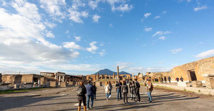 From Rome: Sorrento & Pompeii Day Tour with Hotel Pickup - The long coach ride south