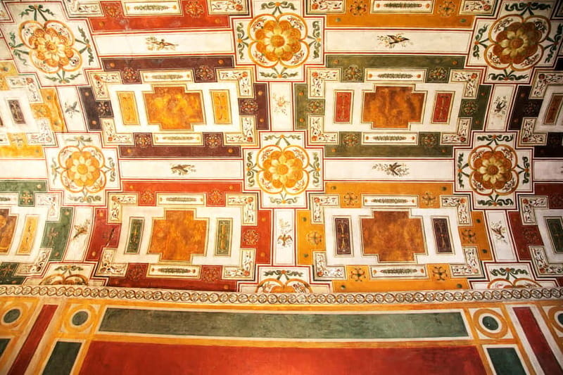 From Rome: Villa D'Este and Hadrian's Villa Tivoli Day Tour - The guide can shape the whole day
