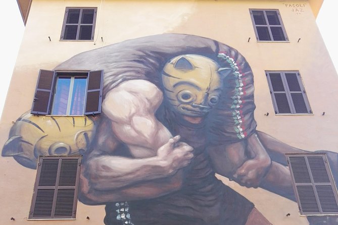 Graffiti art tour in Rome - The Pantheon with time to look around