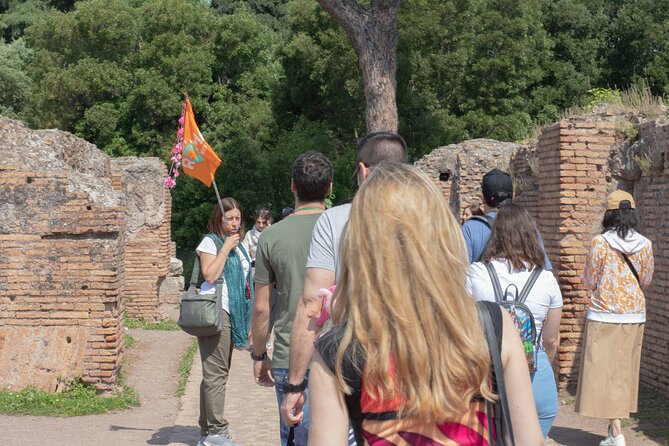Guided tour of the Colosseum, Roman Forum and Palatine in Spanish - Spanish commentary and headsets
