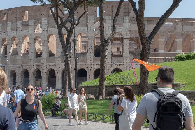 Guided tour of the Colosseum, Roman Forum and Palatine in Spanish - Meeting point, timing, and what to carry