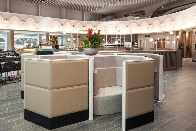 Leonardo da Vinci Airport Plaza Premium Lounge, Terminal 3 Departures - The capacity problem is the serious drawback