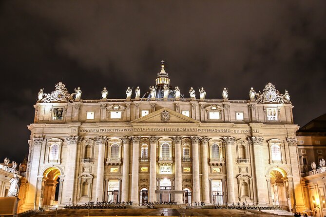 Night Tour of Rome with Local Pizza Dinner and Gelato Experience - The gelato finish