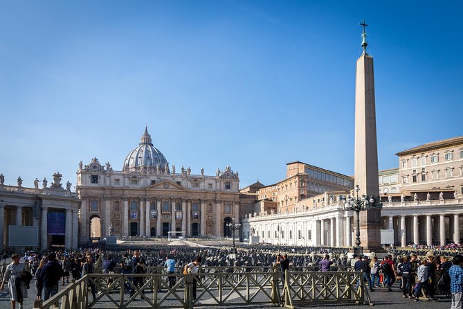 Papal Audience with Pope Leo XIV and Expert Local Guide - Group size and guide performance