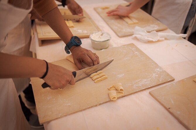 Pasta Cooking Class in Rome - Fettuccine Class in Piazza Navona - Practical details that affect your choice