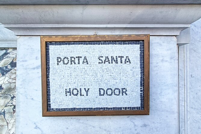 Pope Francis Tomb and Papal Basilicas Tour - What the small group changes