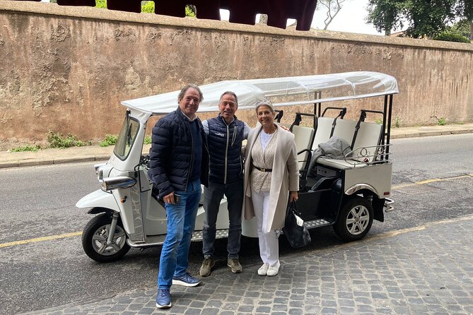 Private: 3 hours ETuk Tour in Rome - Janiculum Hill and Rome from above