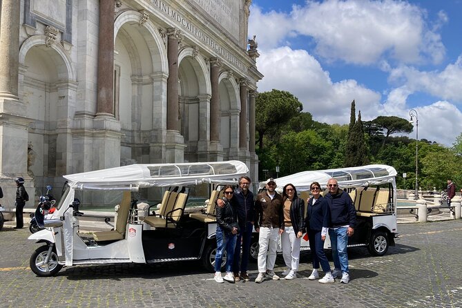 Private: 3 hours ETuk Tour in Rome - Piazza Venezia and the Trevi Fountain