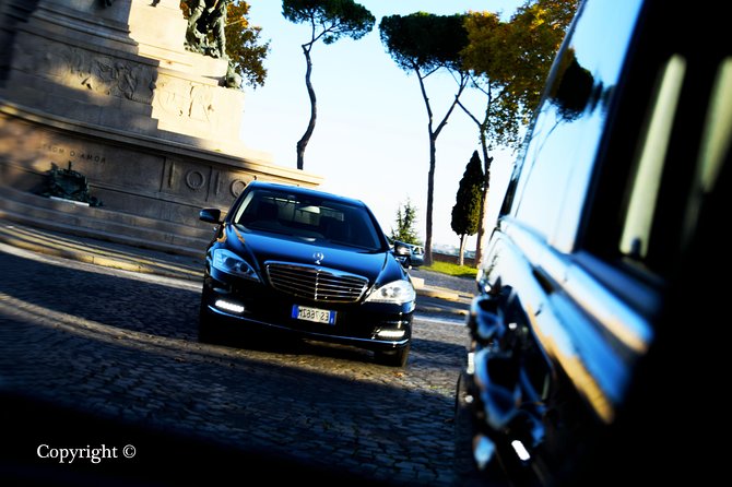 Private Departure Transfer: Hotel to Rome Fiumicino Airport - Meeting your driver at the hotel