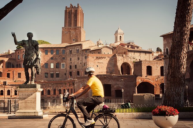 Private Rome City Bike Tour with quality Cannondale EBike - Starting near the Colosseum and the Imperial Fora