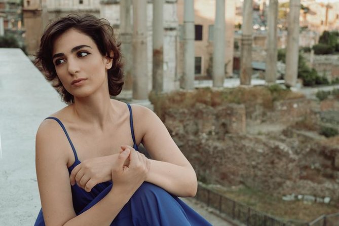 Professional Photoshoot in Rome - Posing help that makes a real difference