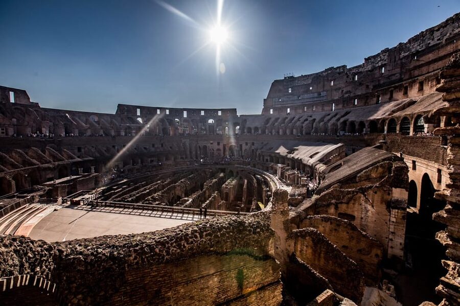 Rome: 1-Hour Fast Colosseum Tour - The walk to the Colosseum