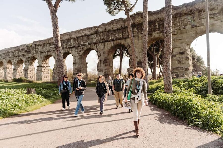 Rome: Appian Way, Aqueducts, and Catacombs Tour - Walking the ancient Appian Way