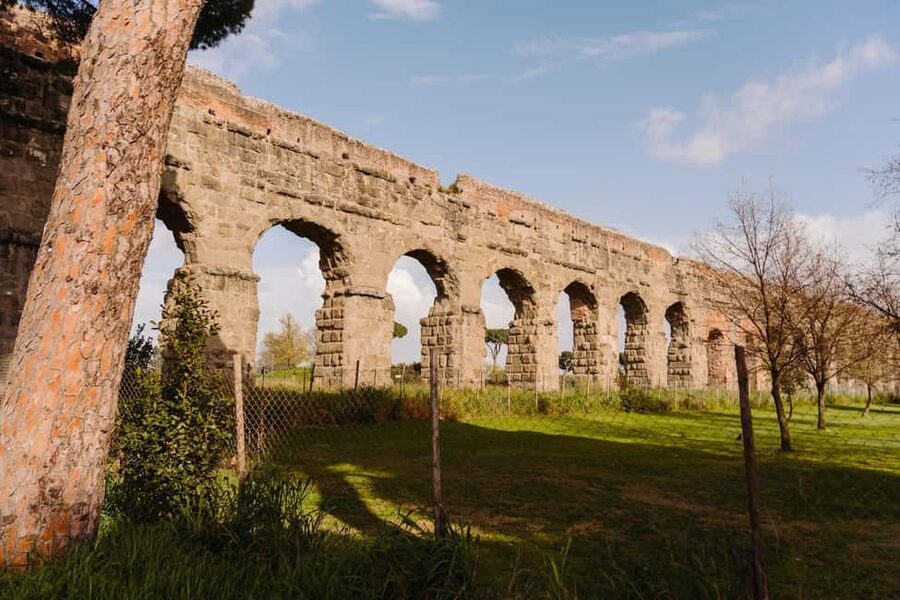 Rome: Appian Way, Aqueducts, and Catacombs Tour - Entering San Sebastiano or Domitilla at day’s end