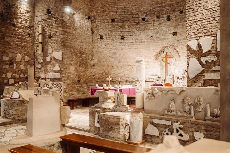Rome: Appian Way, Aqueducts, and Catacombs Tour - Guides who bring the history into focus