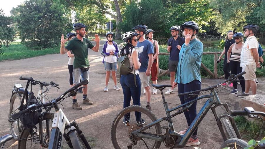Rome: Appian Way E-Bike Tour Catacombs, Aqueducts & Picnic - Families, active visitors, and first-time cyclists