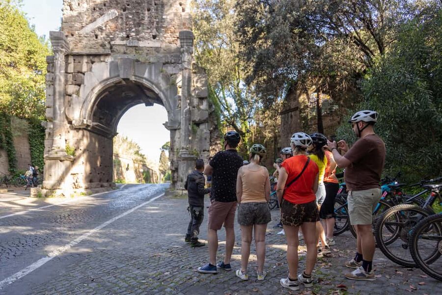 Rome:Appian Way E-bike Tour with Catacombs, Aqueducts & Food - The pace, timing, and group feel