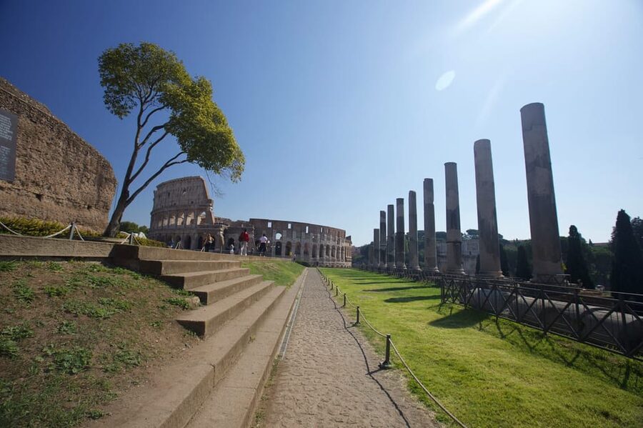 Rome: Arena Colosseum Tour with Arena Access - What the stories add to the stone