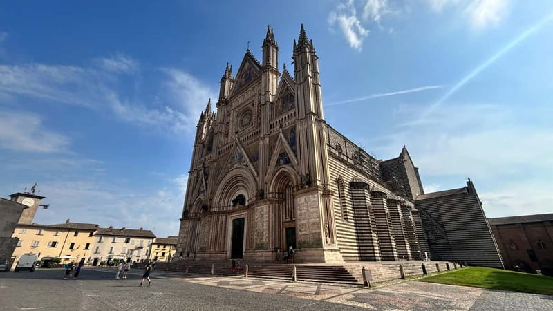 Rome: Assisi, Civita di Bagnoregio and Orvieto Day Tour - Food, tickets, and the real cost
