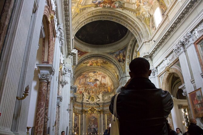 Rome at Night: Small Group Guided City Walking Tour - What the small group changes