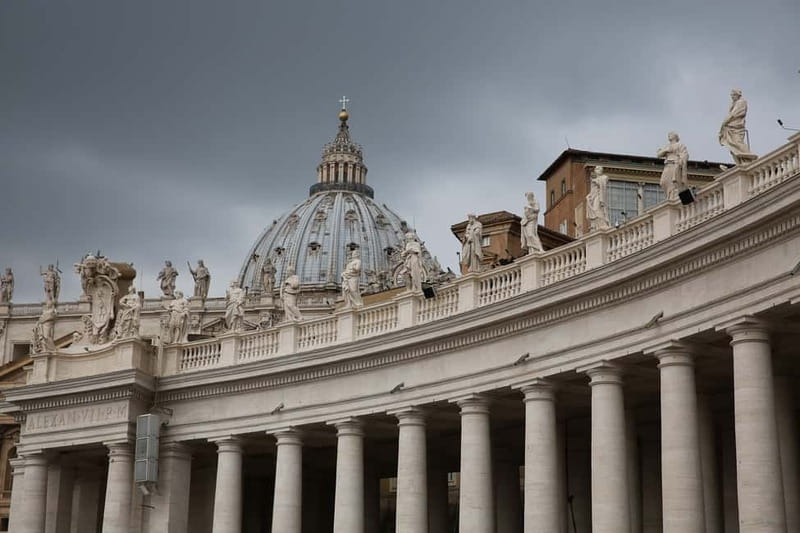 Rome: Audience Pope Leo XIV with guided tour - How much help do the guides provide?