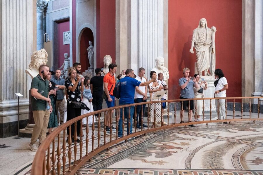 Rome: Breakfast & Tour of Vatican Museums & Sistine Chapel - The Sistine Chapel requires patience and attention