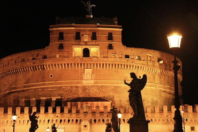 Rome by Night Walking Tour - Legends & Criminal Stories - Why Rome’s dark side works after sunset