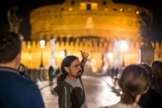 Rome by Night Walking Tour - Legends & Criminal Stories - Piazza Farnese and Renaissance intrigue