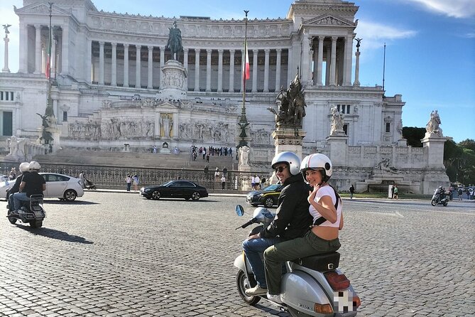Rome by Vespa: Classic Rome Tour with Pick up - The Pyramid of Cestius and a break in Testaccio