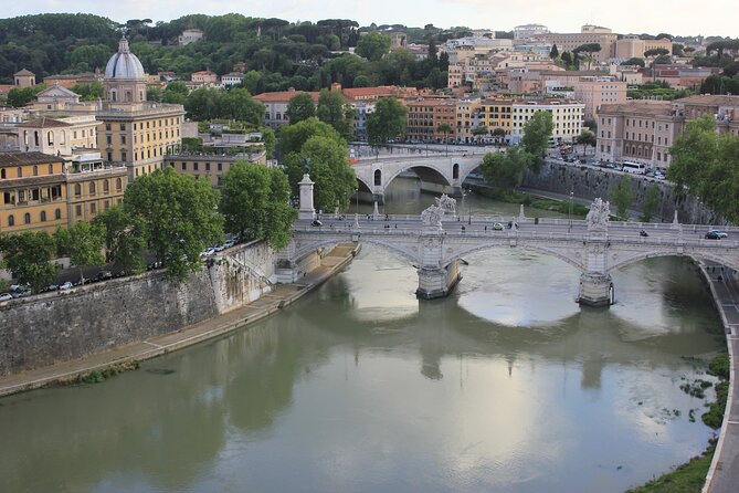 Rome: Castel Sant'Angelo Guided Tour - The Bridge of Angels and the Tiber view