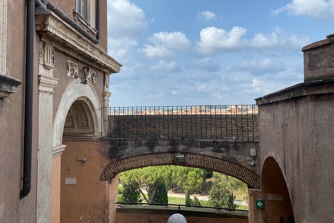 Rome: Castel Sant'Angelo Skip-the-Line Entry Ticket - Papal rooms, prison stories, and displays