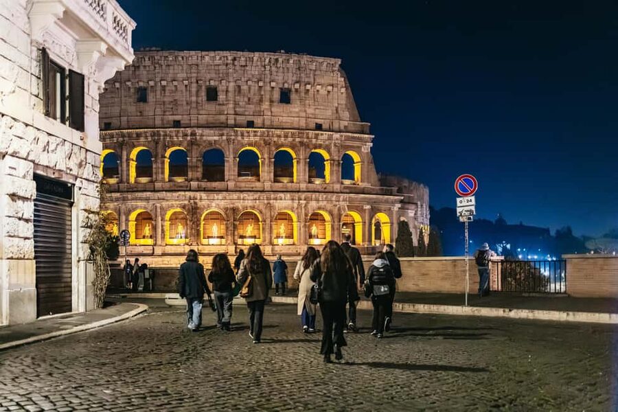 Rome: City Highlights Moonlight Walking Tour - Meeting in Piazza Navona or another central location