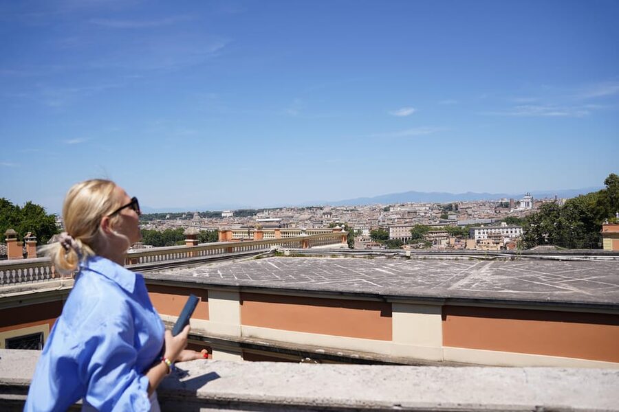 Rome: City Tour by Vespa with Pictures and Sweets Tastings - Piazza Navona and the first taste of Rome