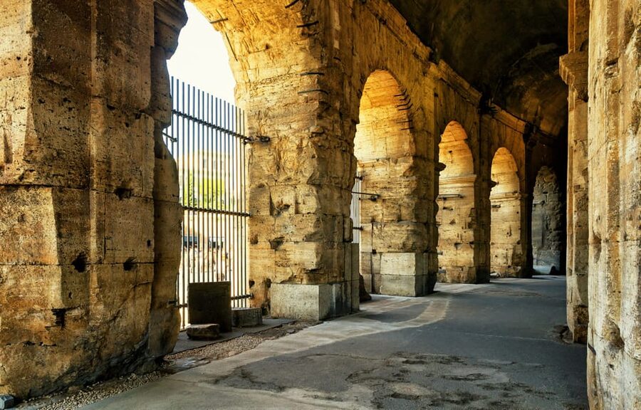 Rome: Colosseum and Ancient Rome Guided Walking Tour - Guide style, languages, and group experience