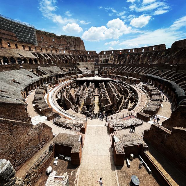 Rome: Colosseum, Arena Floor & Ancient Rome Tour - Reading the Roman Forum with a guide