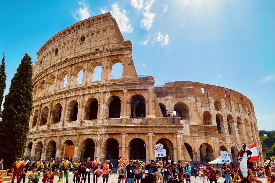 Rome: Colosseum, Arena Floor & Ancient Rome Tour - The guides make the difference