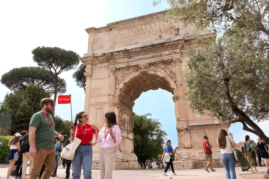 Rome: Colosseum, Forum, and Palatine Tour - Heat, shoes, bags, and timing