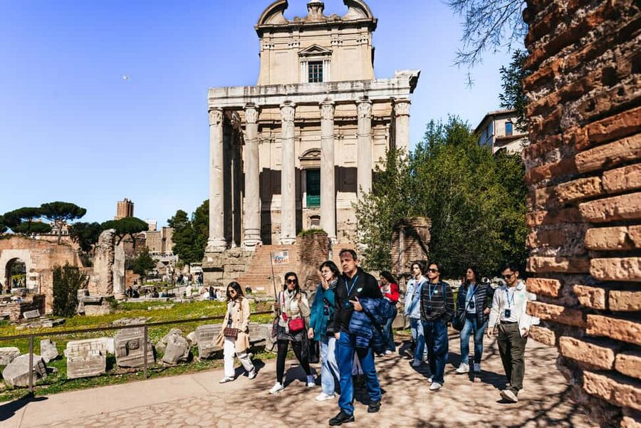 Rome: Colosseum, Forum & Palatine Hill Tour & Optional Arena - Roman Forum: seeing the city’s public heart